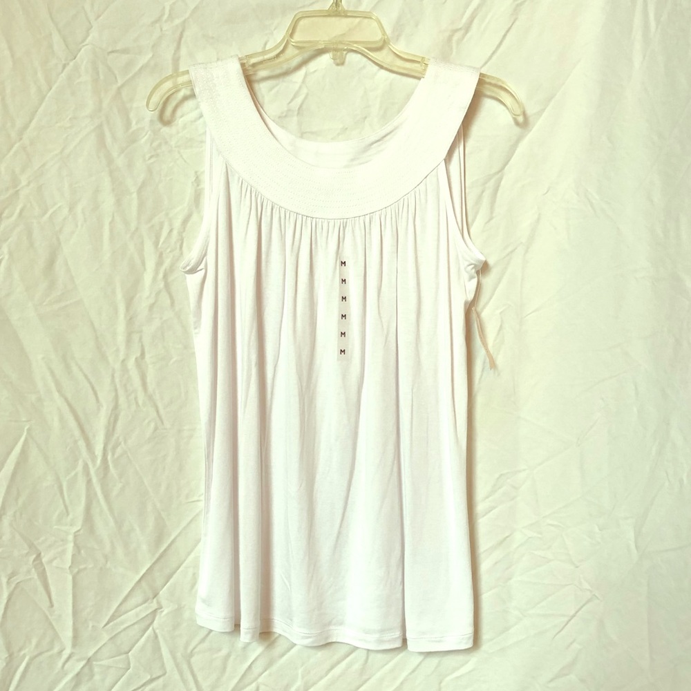 Sleeveless blouse